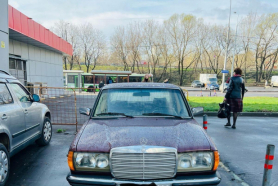 - Mercedes-Benz - 