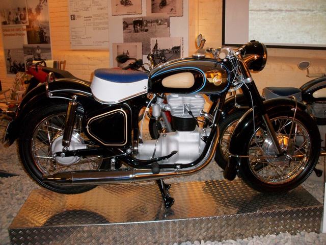     .Simson-Eskorte