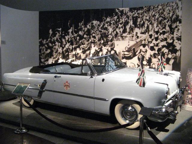     ().Lincoln Capri Convertible