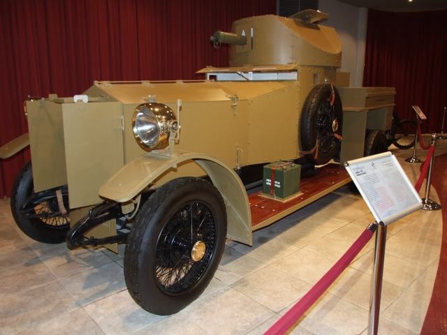     ().Rolls Royce Armoured Vehicle